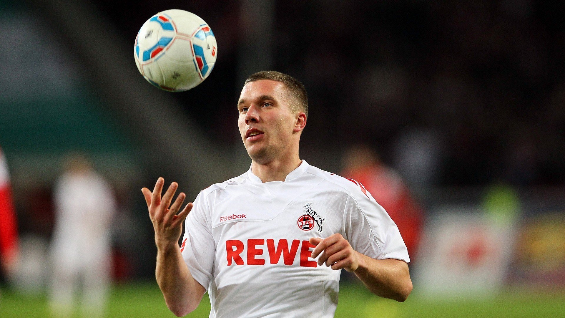 _全场焦点：明星运动员精彩表现引爆全场热情_，明星运动员综艺节目